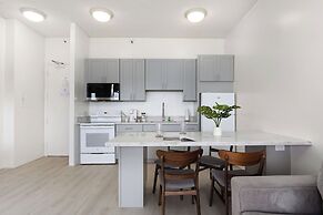 High Floor Mountain View with 2 Double Beds and Parking