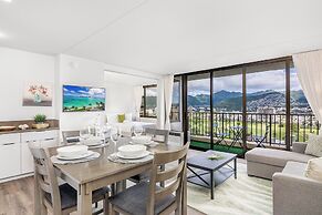 High Floor Mountain View with 2 Double Beds and Parking