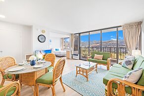 High Floor Mountain View with 2 Double Beds and Parking