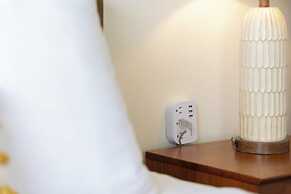 High Floor Mountain View with 2 Double Beds and Parking