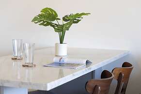 High Floor Mountain View with 2 Double Beds and Parking