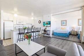 High Floor Mountain View with 2 Double Beds and Parking