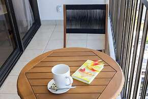 High Floor Mountain View with 2 Double Beds and Parking