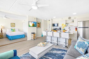 High Floor Mountain View with 2 Double Beds and Parking