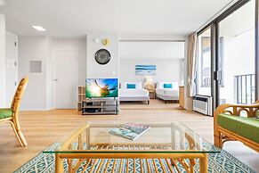 High Floor Mountain View with 2 Double Beds and Parking