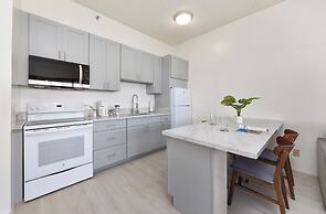 High Floor Mountain View with 2 Double Beds and Parking