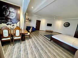 Workview Suites by Pot of Gold