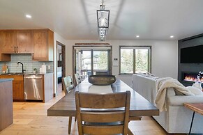 Snowflake by Avantstay Ski In/out + Patio