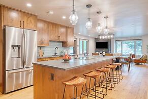 Snowflake by Avantstay Ski In/out + Patio