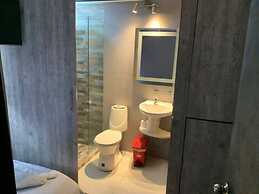 $ PROMO $ Big Rooftop Apt 10 BDRM w/Pool @Poblado