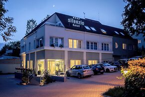 Hotel Silenzio