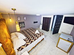 $ PROMO $ 11 Bedrooms with bathrooms Aprtmnt + 2 Jacuzzis and a roofto