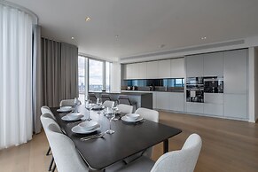 Stunning Three-bedroom Apartment on the River