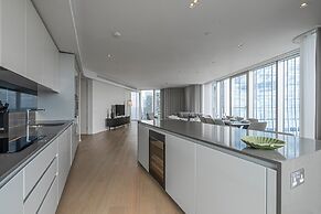 Stunning Three-bedroom Apartment on the River