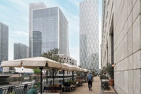 Stunning Three-bedroom Apartment on the River