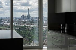 Stunning Three-bedroom Apartment on the River