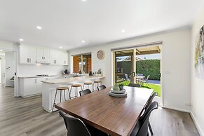 2 Bedroom - Walk to Beach - Pet Friendly