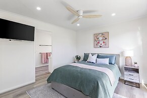2 Bedroom - Walk to Beach - Pet Friendly