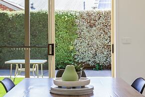 2 Bedroom - Walk to Beach - Pet Friendly