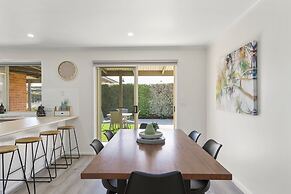 2 Bedroom - Walk to Beach - Pet Friendly