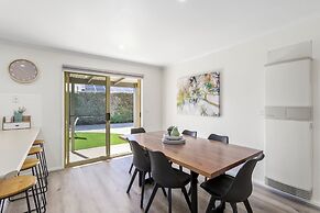 2 Bedroom - Walk to Beach - Pet Friendly