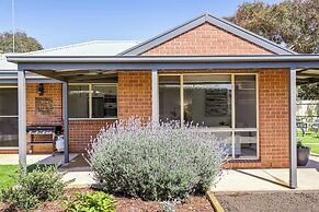 2 Bedroom - Walk to Beach - Pet Friendly