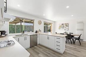 2 Bedroom - Walk to Beach - Pet Friendly