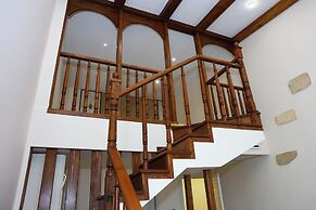 Ketrin Hotel & Restaurant