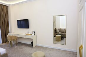 Ketrin Hotel & Restaurant