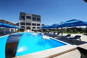 Ketrin Hotel & Restaurant