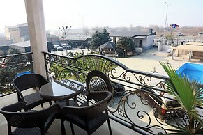 Ketrin Hotel & Restaurant