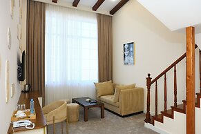 Ketrin Hotel & Restaurant