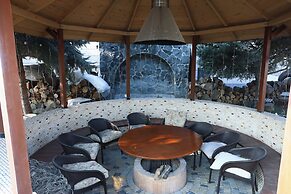 Ketrin Hotel & Restaurant