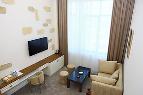 Ketrin Hotel & Restaurant