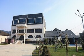 Ketrin Hotel & Restaurant