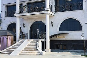 Ketrin Hotel & Restaurant