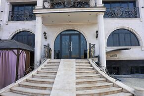 Ketrin Hotel & Restaurant