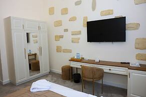 Ketrin Hotel & Restaurant