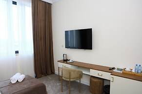 Ketrin Hotel & Restaurant