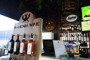 Ketrin Hotel & Restaurant