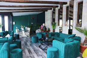 Ketrin Hotel & Restaurant