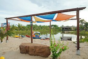 Komsan Kampot Resort