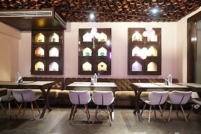 Stamps Golden Lagoon By Eight Continents