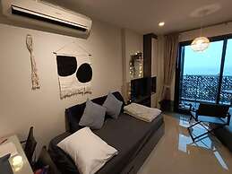 The Base Central Pattaya by Mickey