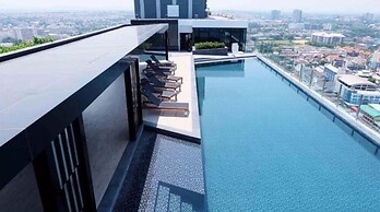 The Base Central Pattaya by Mickey