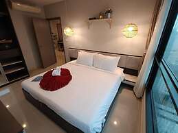 The Base Central Pattaya by Mickey