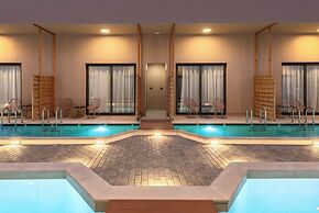 Golden Bee Lifestyle