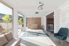 Golden Bee Lifestyle