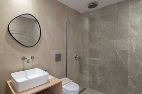 Golden Bee Lifestyle