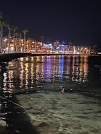 Townhouse With Pool 5 Minute Walk to Beach